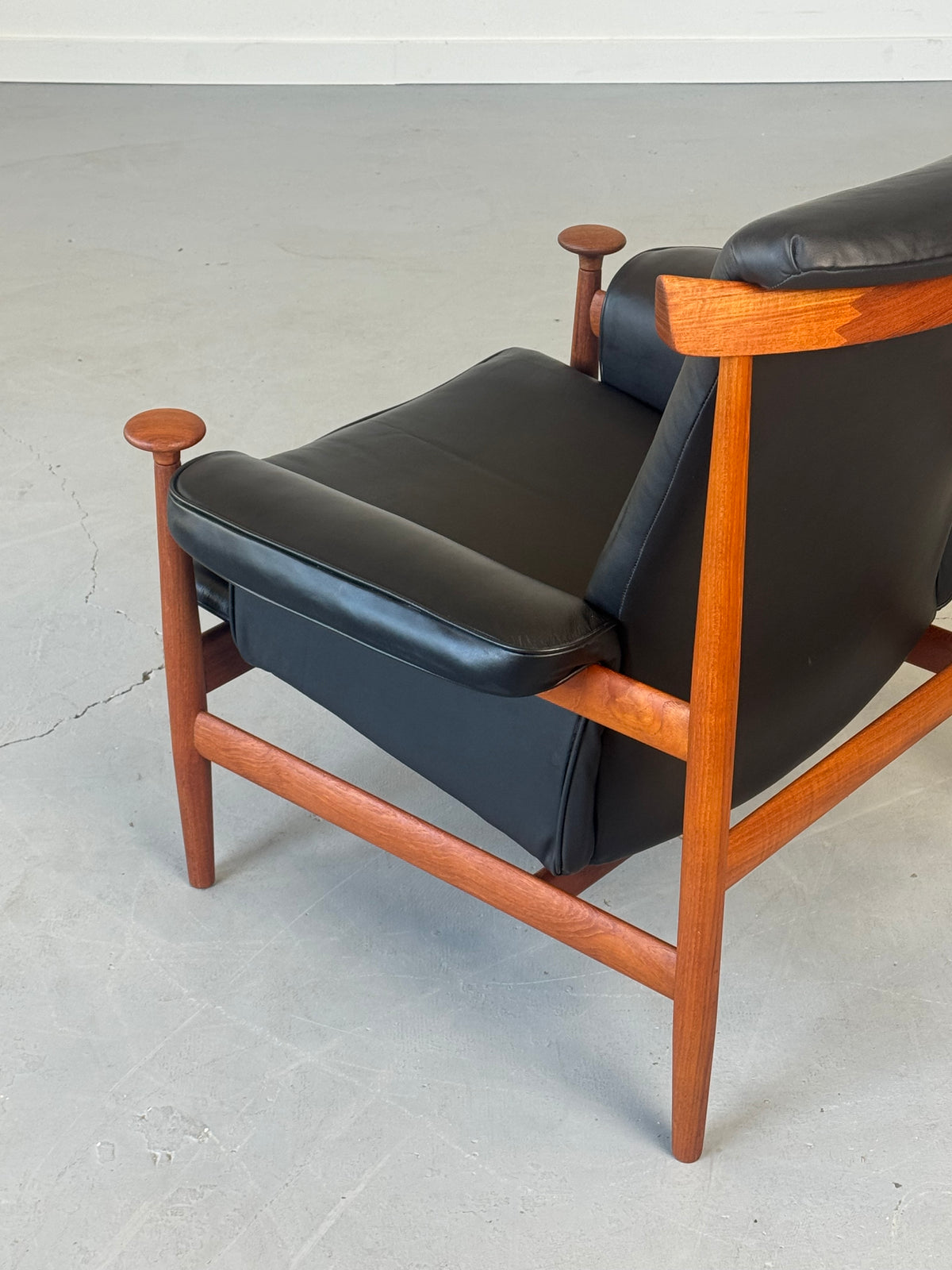 1960s Finn Juhl Bwana Model 152 Lounge Chair for France & Søn in Black Elmosoft Leather.