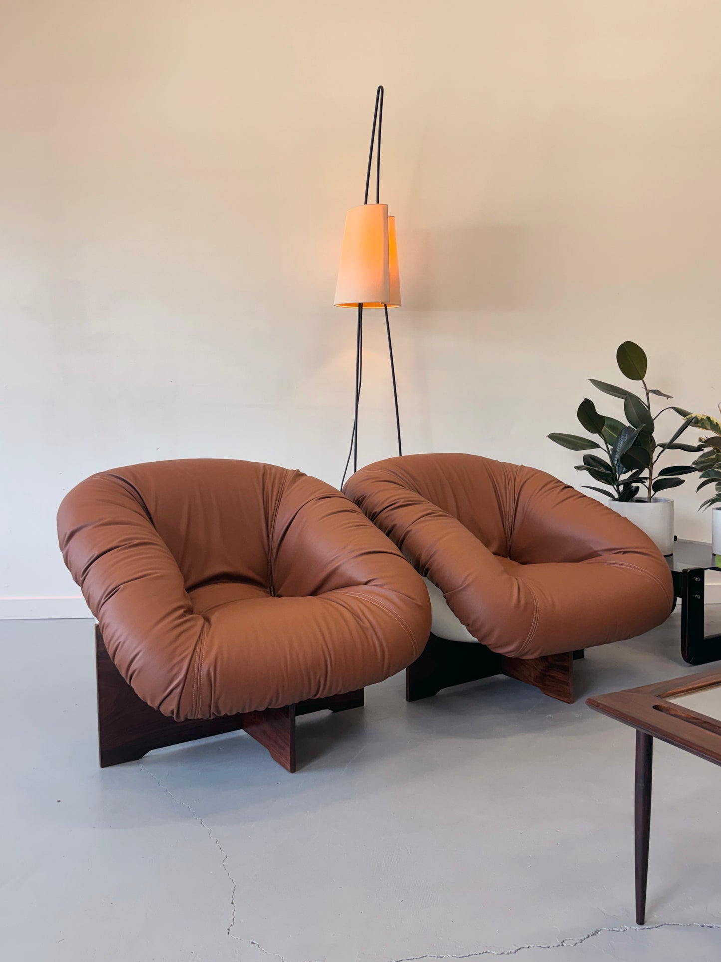 1960s Sculptural Adjustable Floor Lamp by Italiana Luce, Italy.