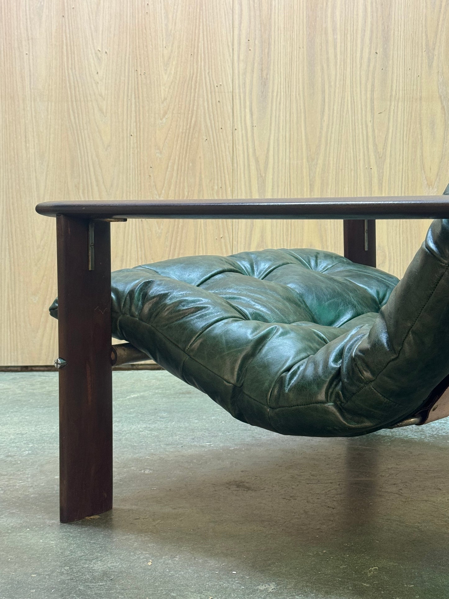 1970s MP-129 Lounge Chair by Percival Lafer in jatobá and dark green leather