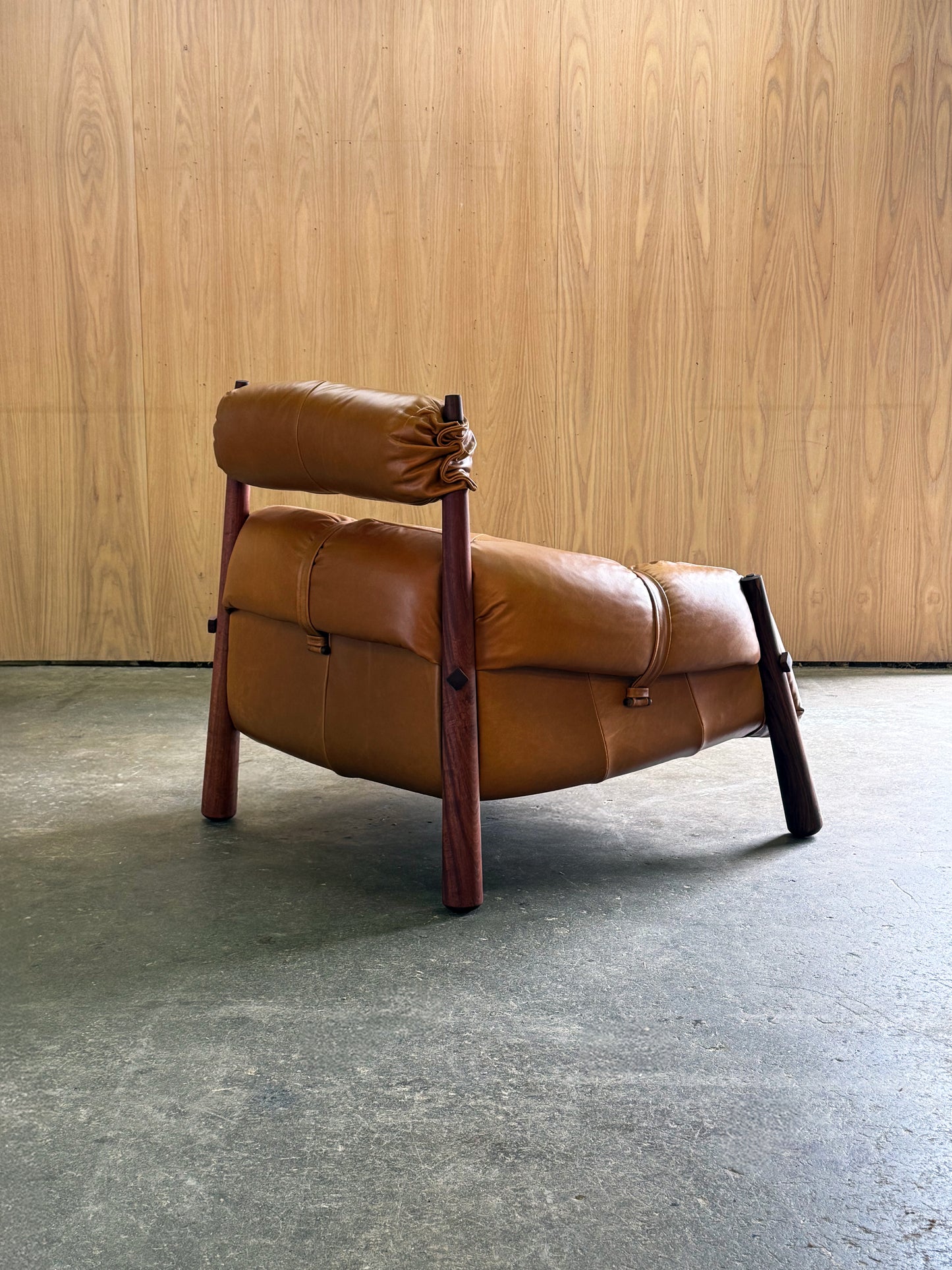 1970s Pair of MP-81 lounge chair and ottoman by Percival Lafer for Lafer MP in Brazilian jatoba.