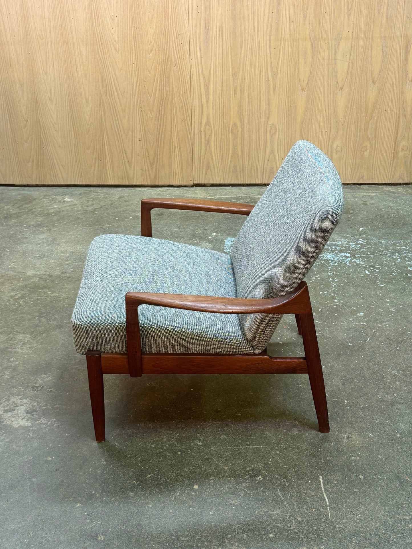 1950s FD125 Lounge Chair by Tove & Edvard Kindt-Larsen for France & Son in teak