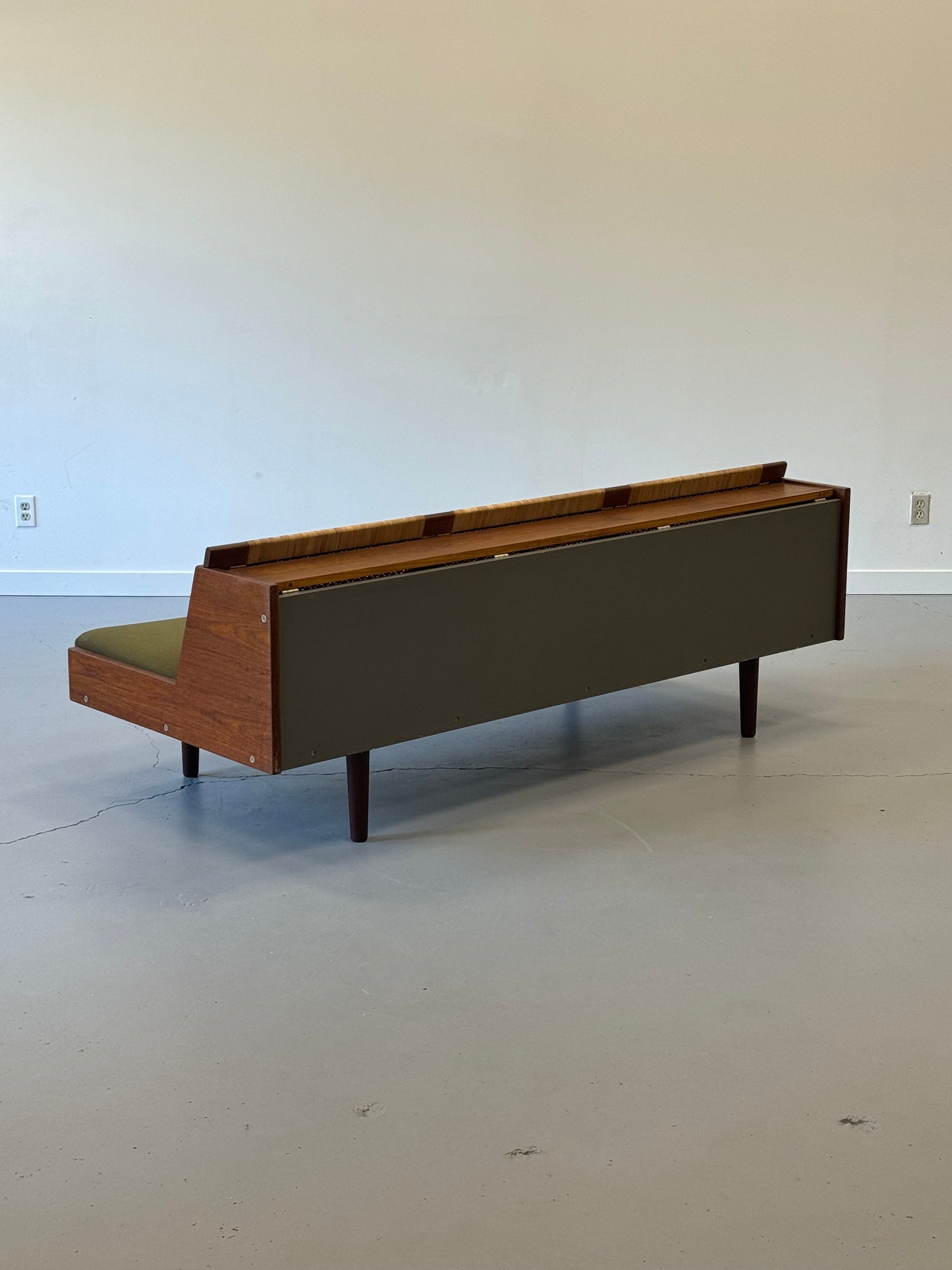 1950s Hans J. Wegner GE7 Daybed for Getama in Teak & Cane