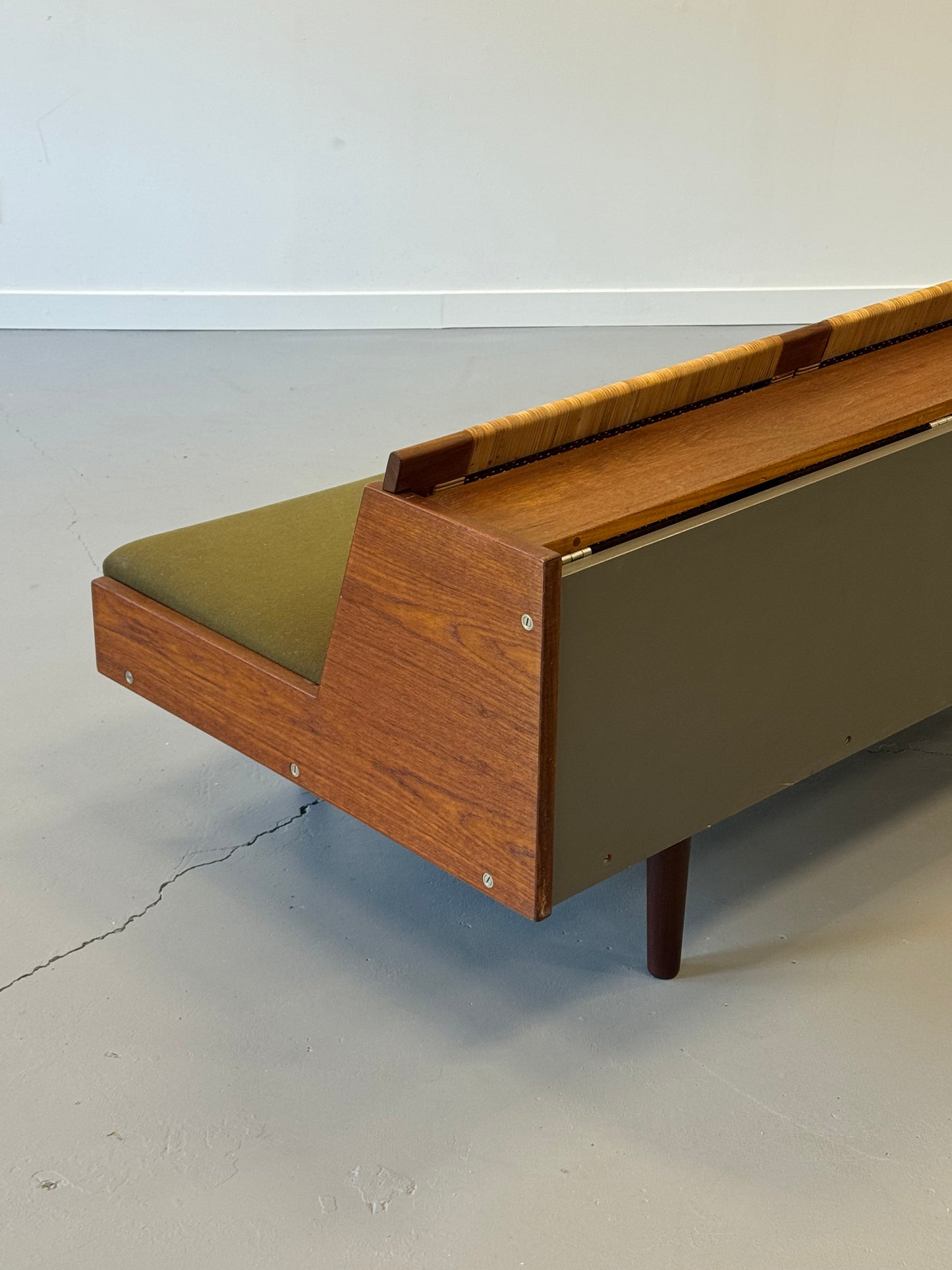 1950s Hans J. Wegner GE7 Daybed for Getama in Teak & Cane