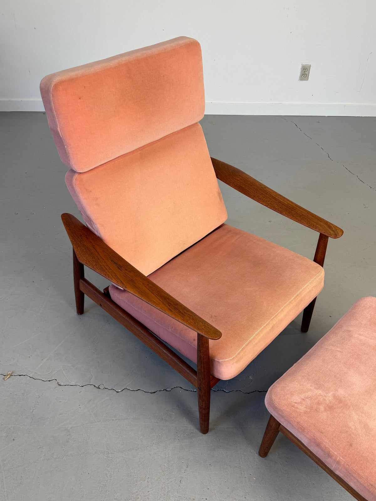 1960s Arne Vodder Model FD 164 Reclining Lounge Chair and Ottoman for France & Søn, Denmark.