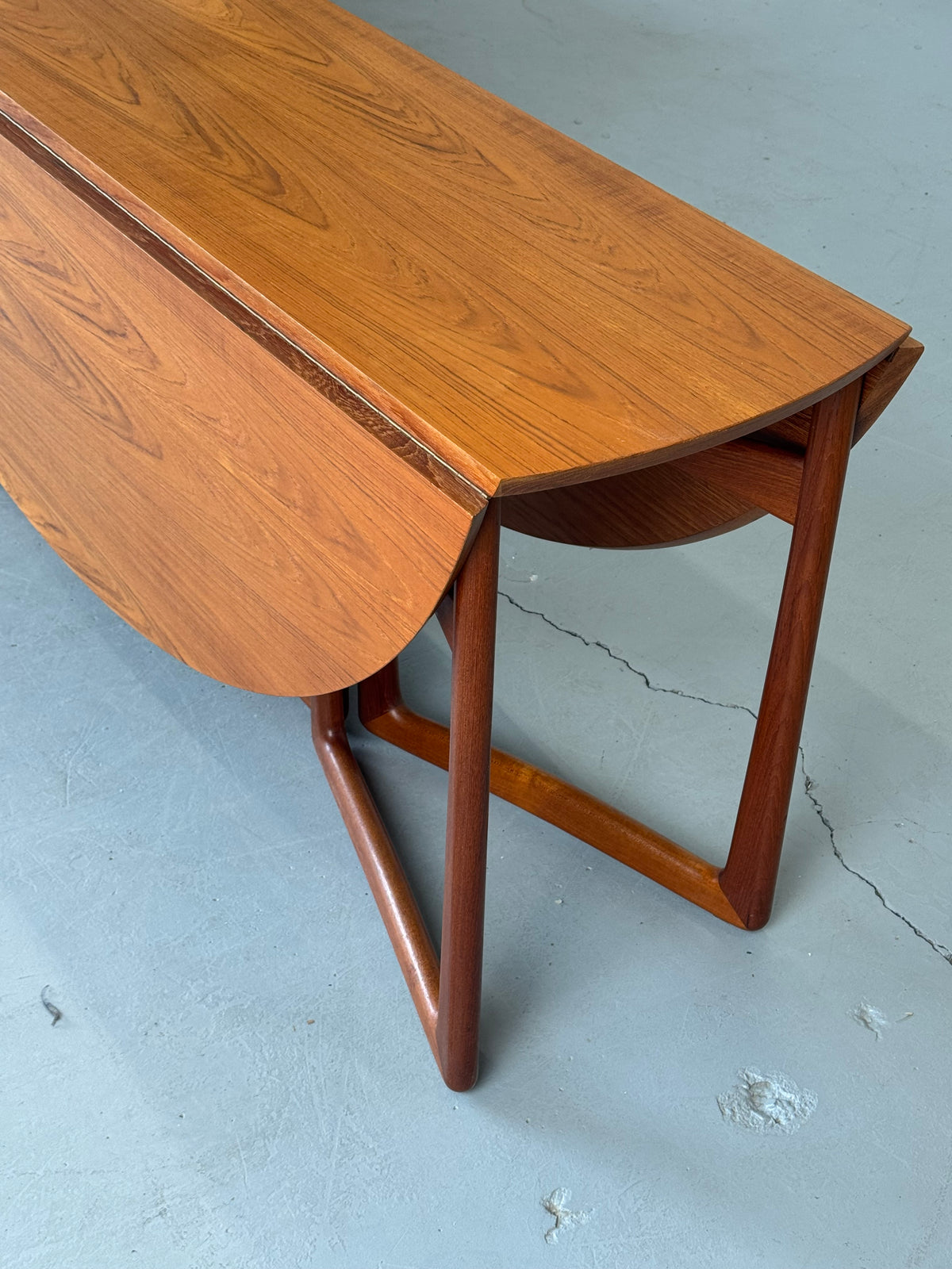 1960s Peter Hvidt Drop-Leaf Teak Dining Table for France & Son, Denmark.