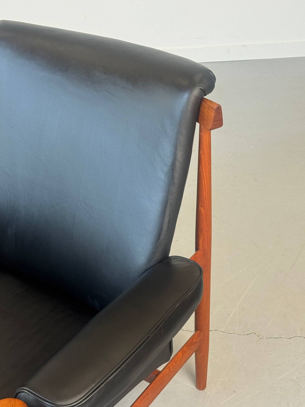 1960s Finn Juhl Bwana Model 152 Lounge Chair for France & Søn in Black Elmosoft Leather.