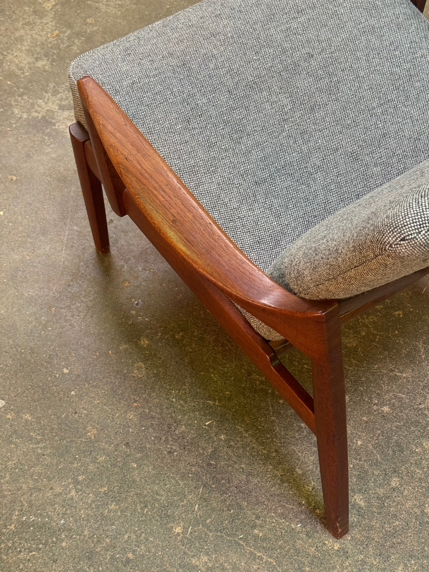 1950s FD125 Lounge Chair by Tove & Edvard Kindt-Larsen for France & Son in teak