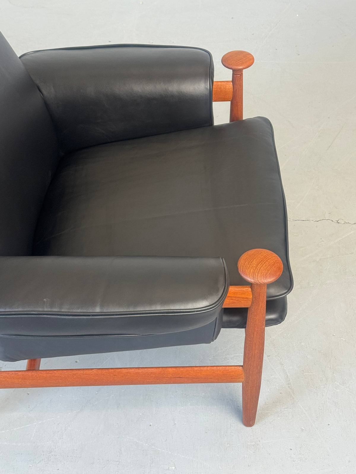 1960s Finn Juhl Bwana Model 152 Lounge Chair for France & Søn in Black Elmosoft Leather.