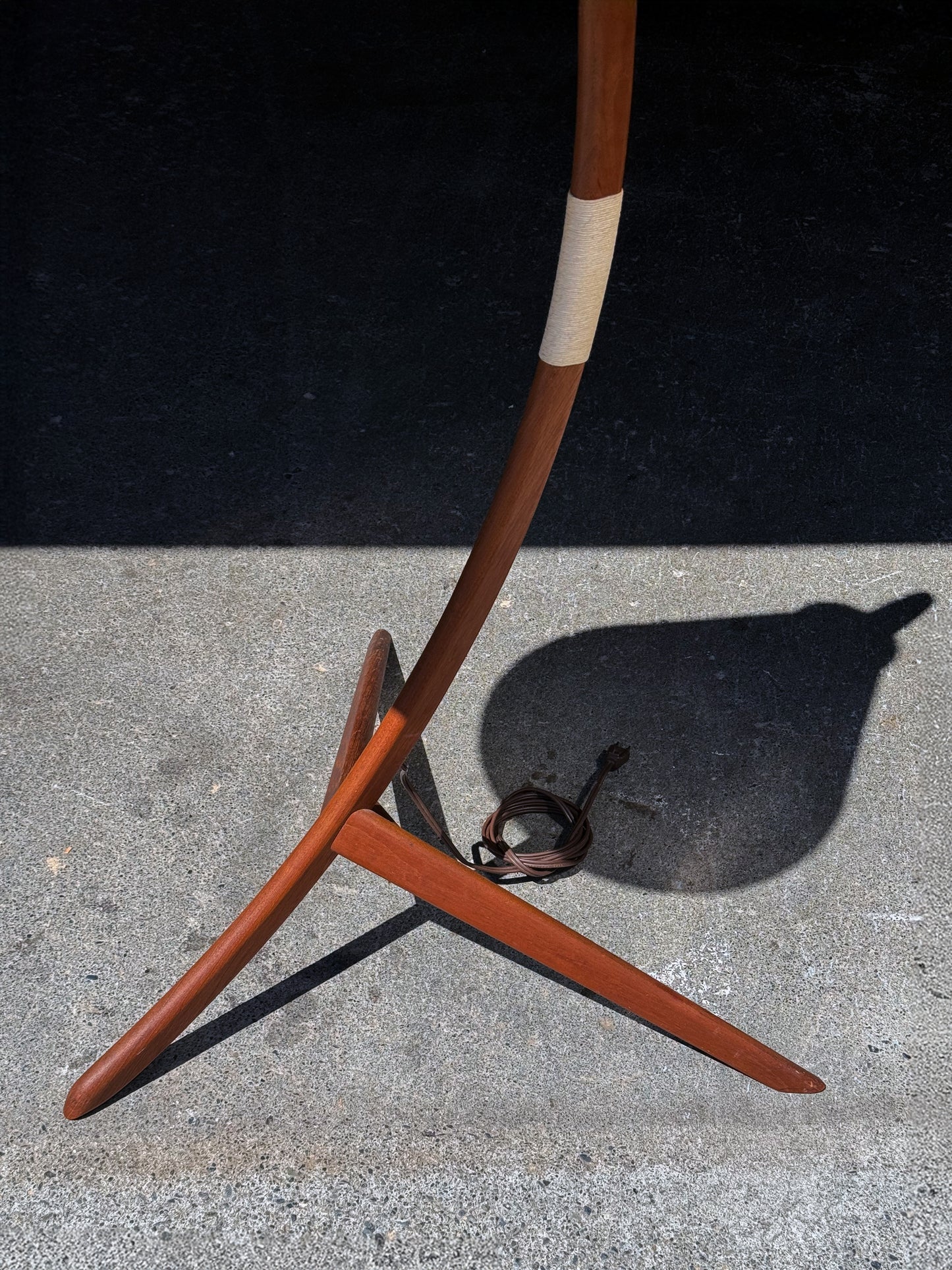 1960s Canadian Modern Bow Floor Lamp in teak