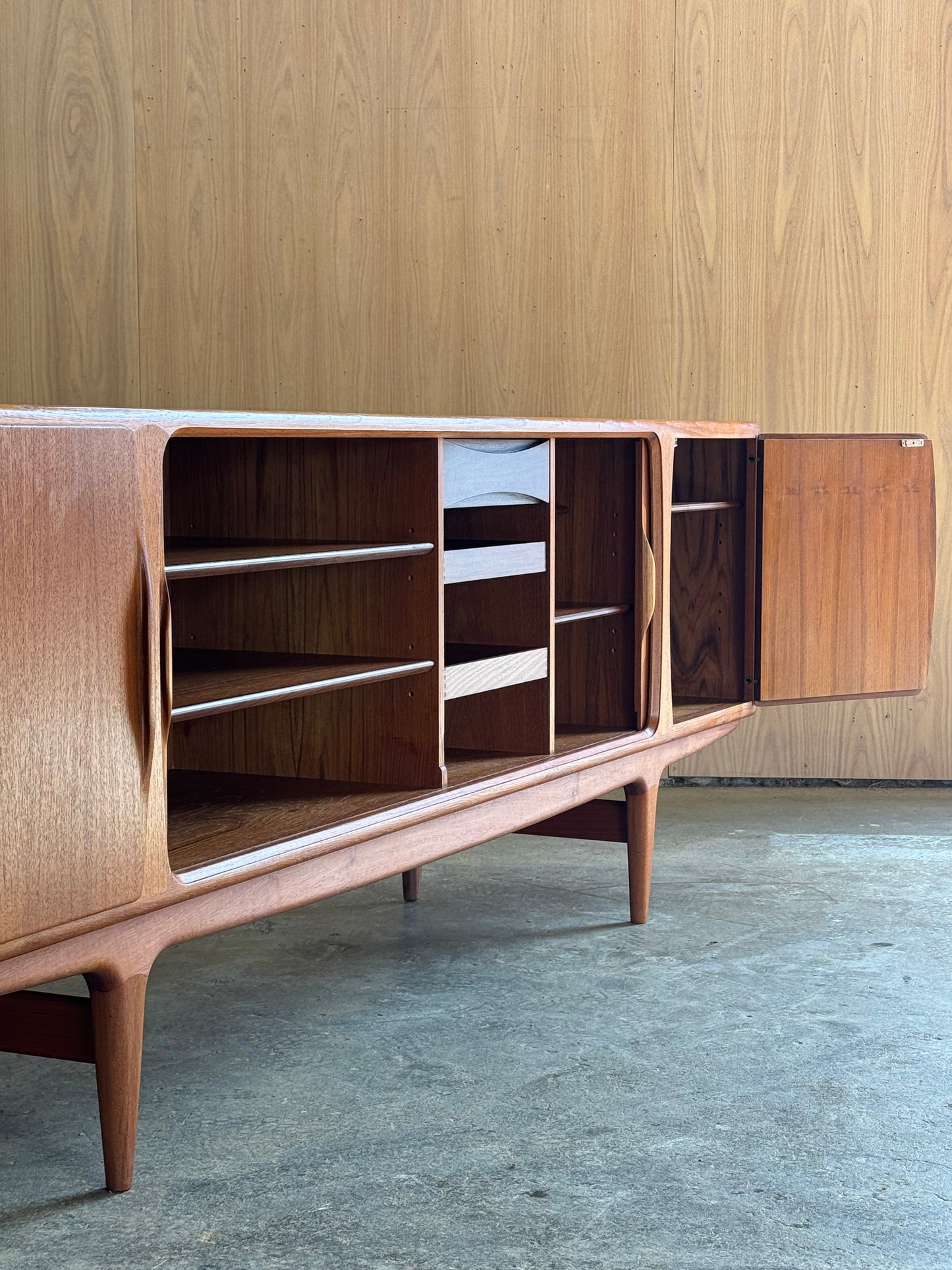 1960s Model 19 Credenza by Johannes Andersen for Uldum Møbelfabrik in teak