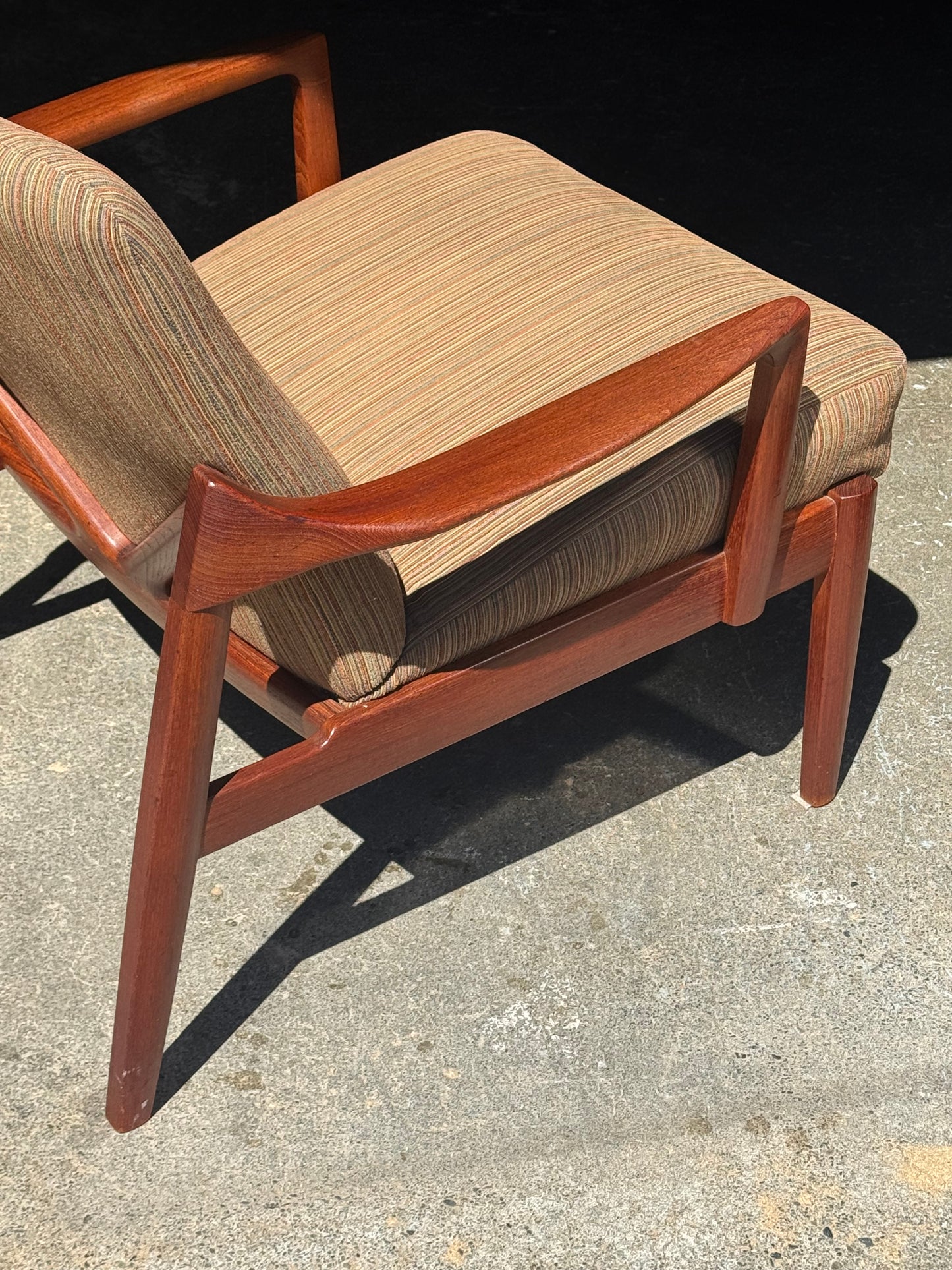 1950s FD125 Lounge Chair by Tove & Edvard Kindt-Larsen for France & Son in teak