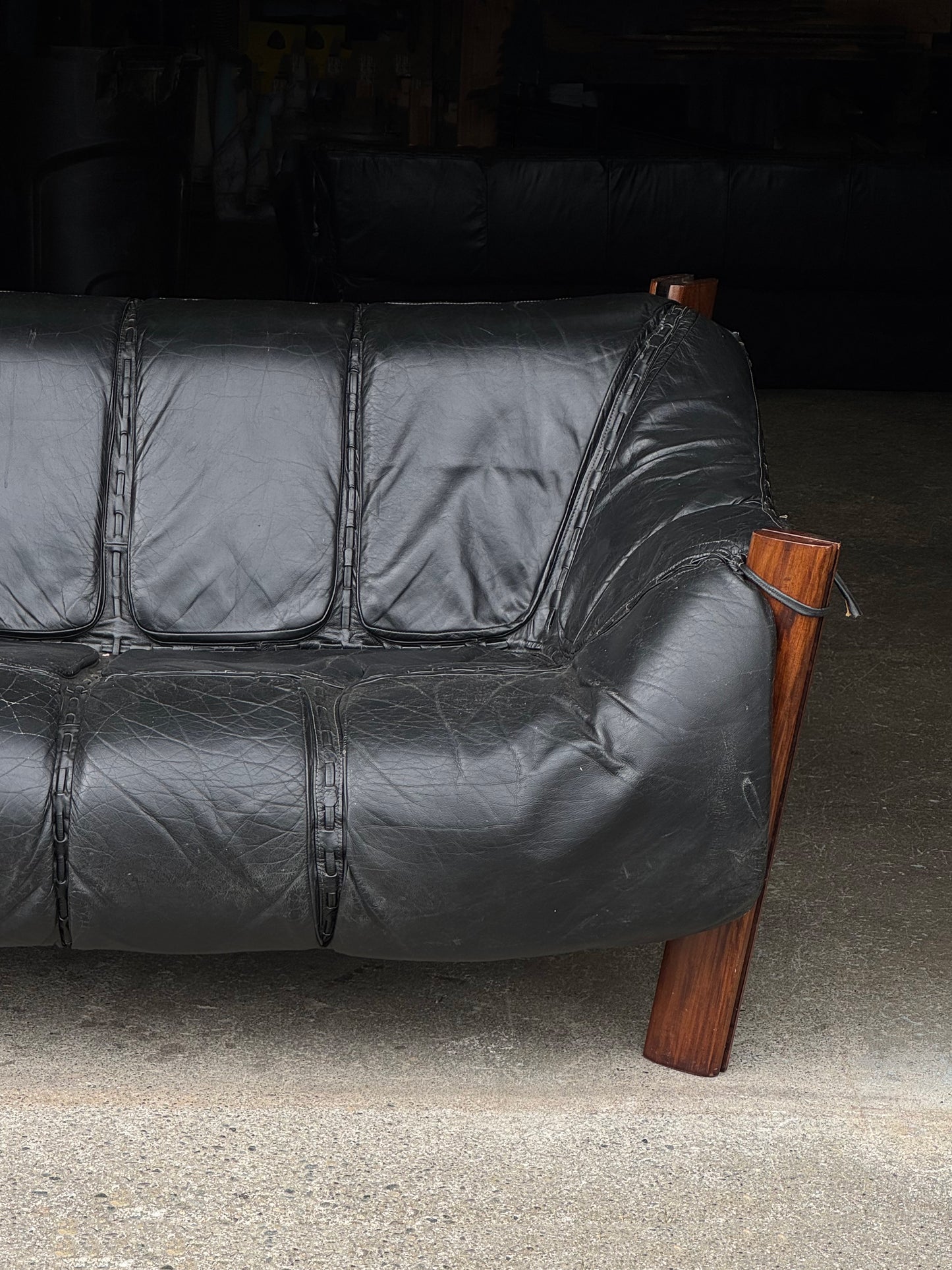 1970s MP-211 Two-Seater Sofa by Percival Lafer in original black leather and rosewood