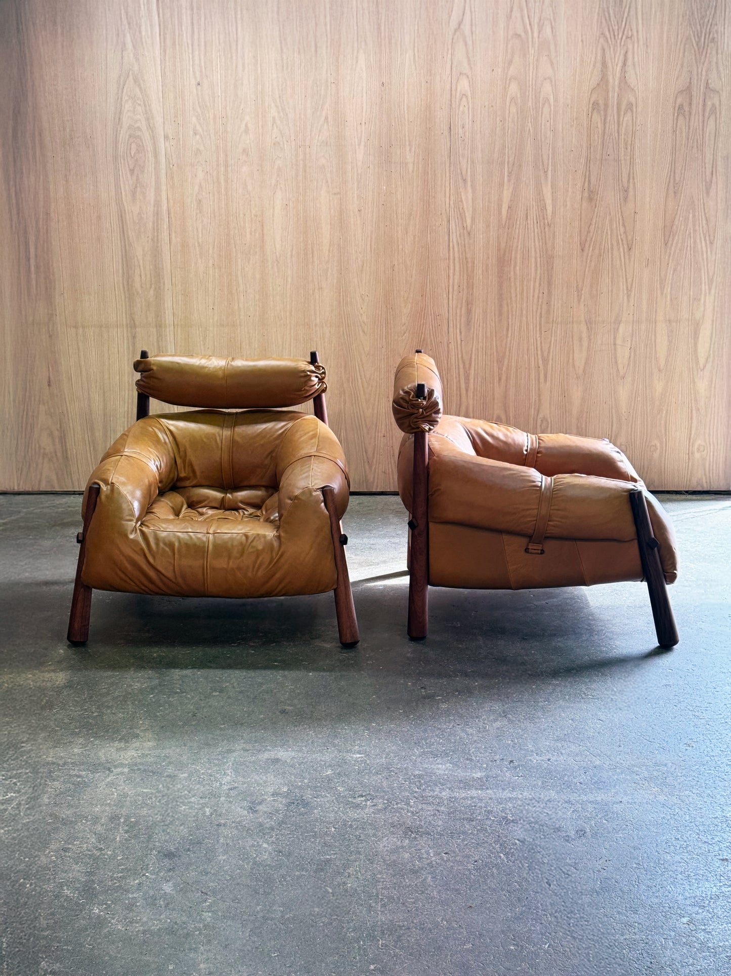 1970s Pair of MP-81 lounge chair and ottoman by Percival Lafer for Lafer MP in Brazilian jatoba.