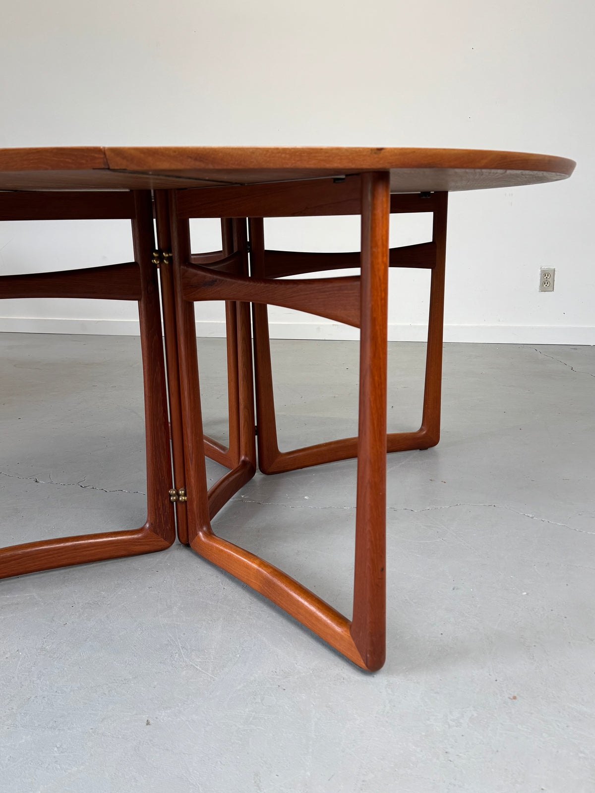 1960s Peter Hvidt Drop-Leaf Teak Dining Table for France & Son, Denmark.