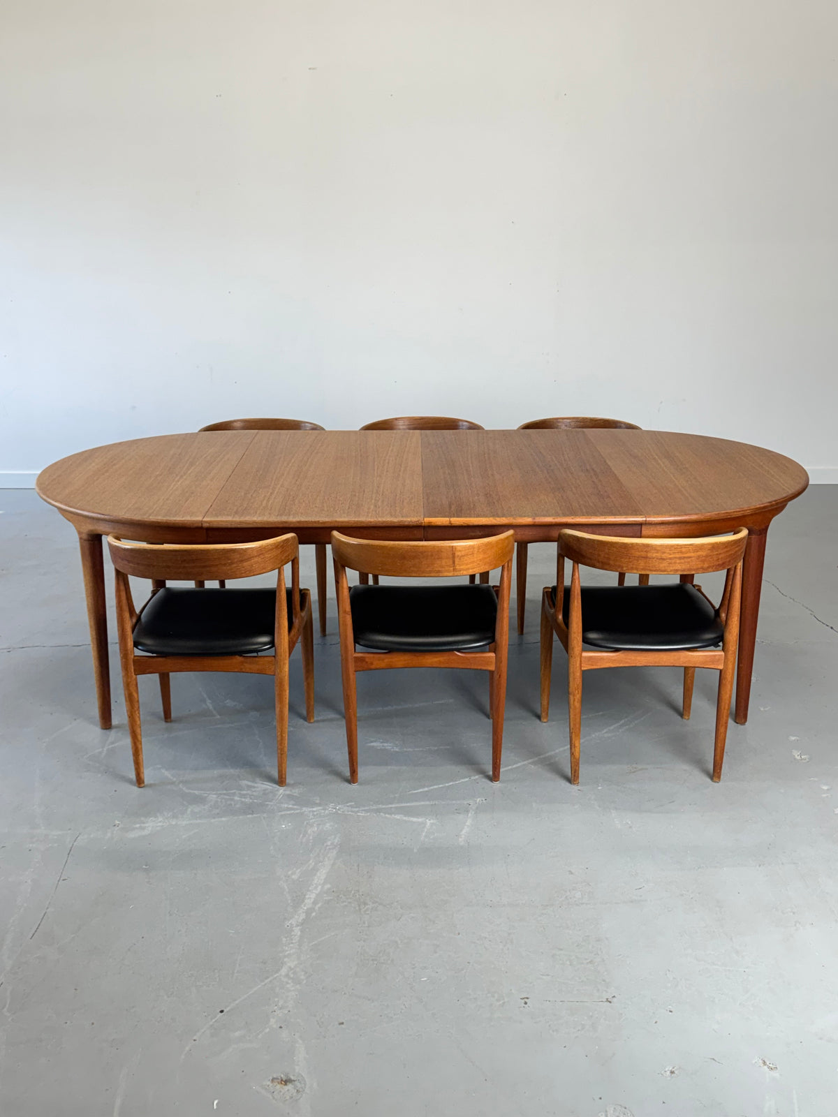 1960s Extendable Teak Dining Table by  Johannes Andersen for Uldum Møbelfabrik, Denmark.