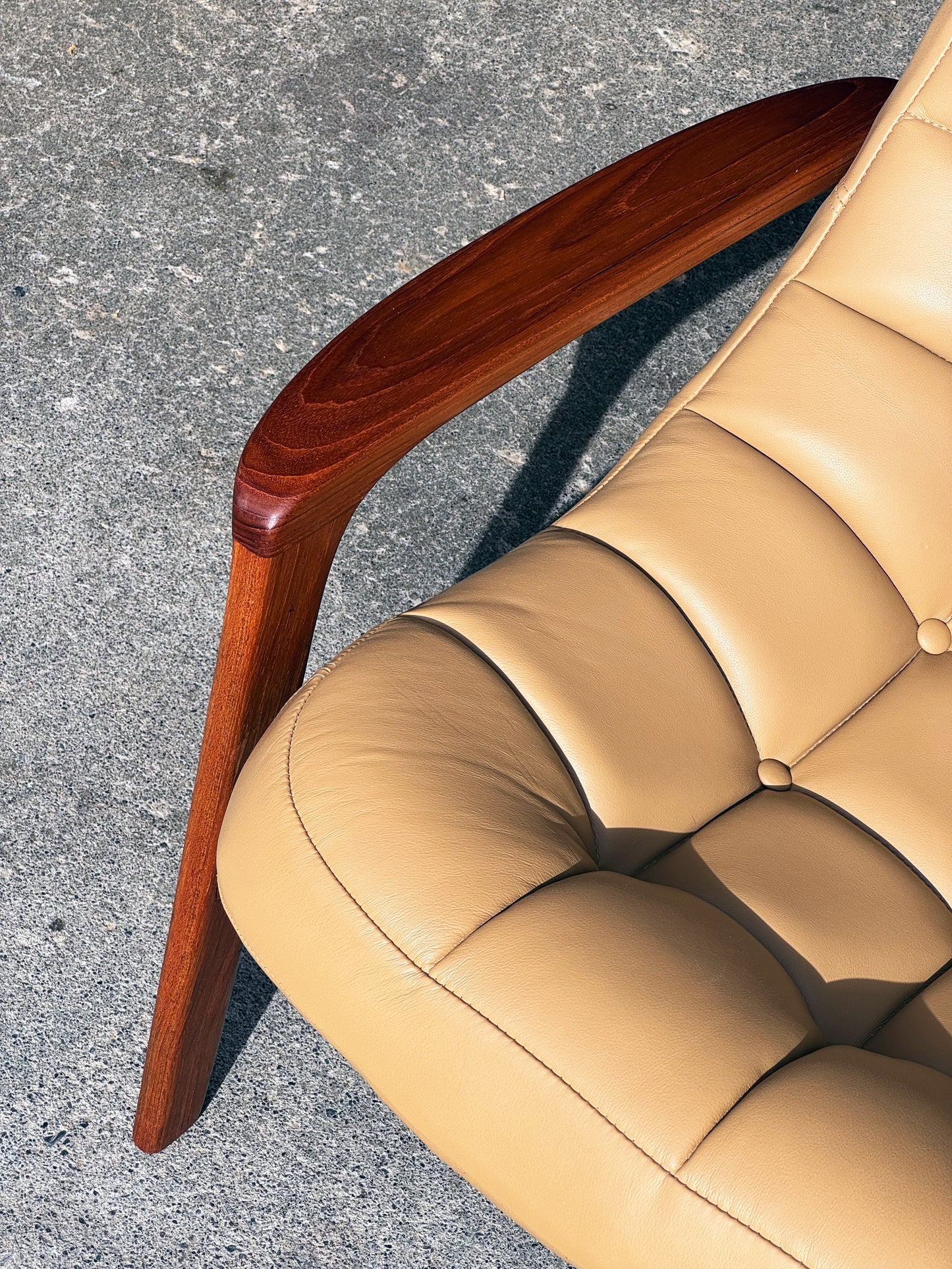 1960s Scoop Chair by R. Huber in light brown leather and teak