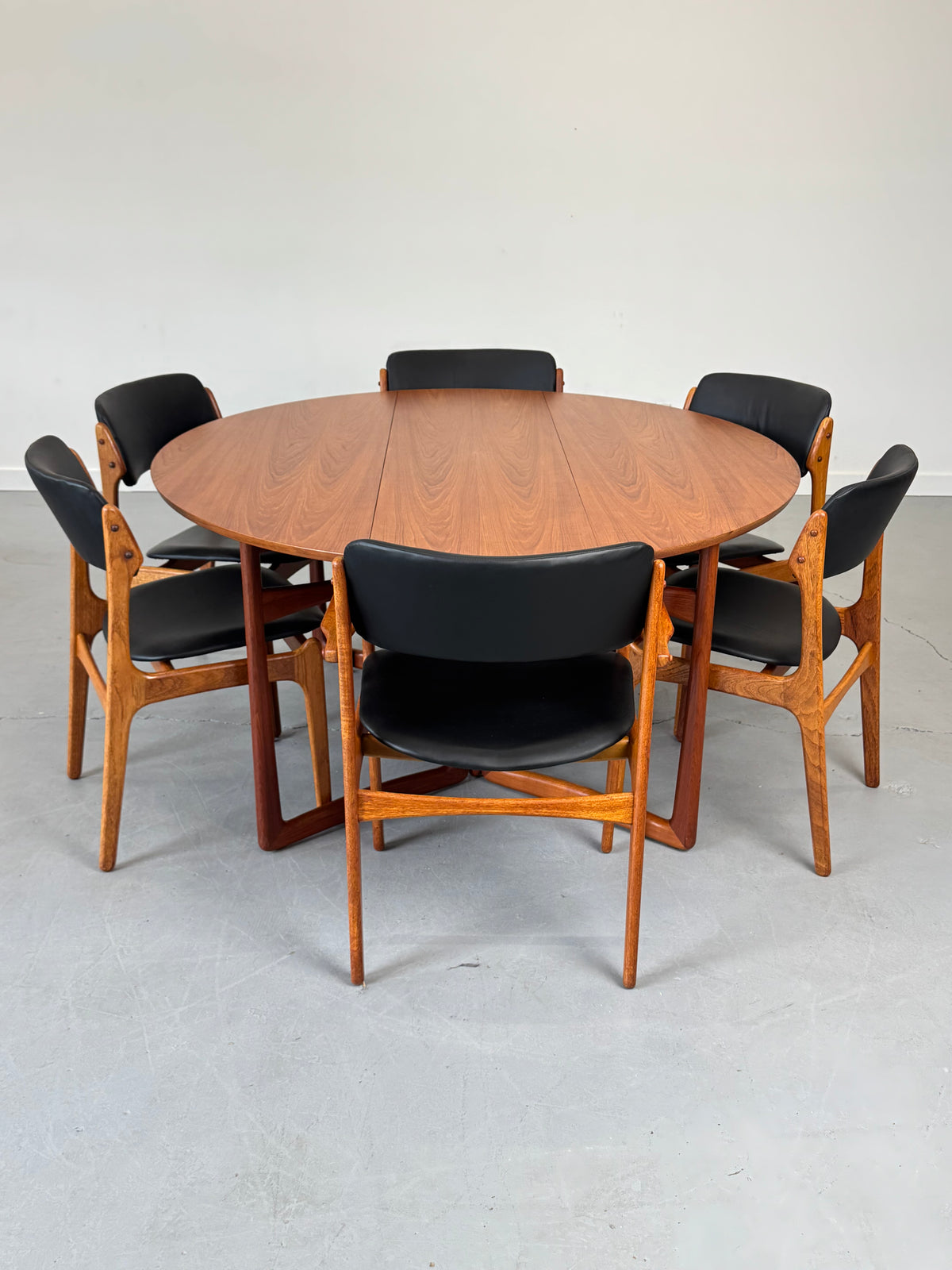 1960s Peter Hvidt Drop-Leaf Teak Dining Table for France & Son, Denmark.