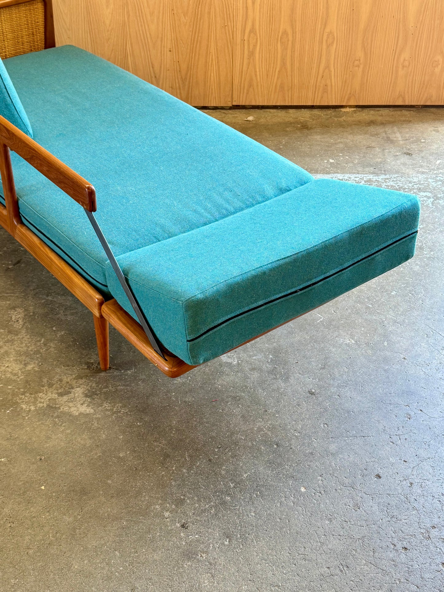 1960s FD451 Daybed by Peter Hvidt for France and Son in teak and rattan
