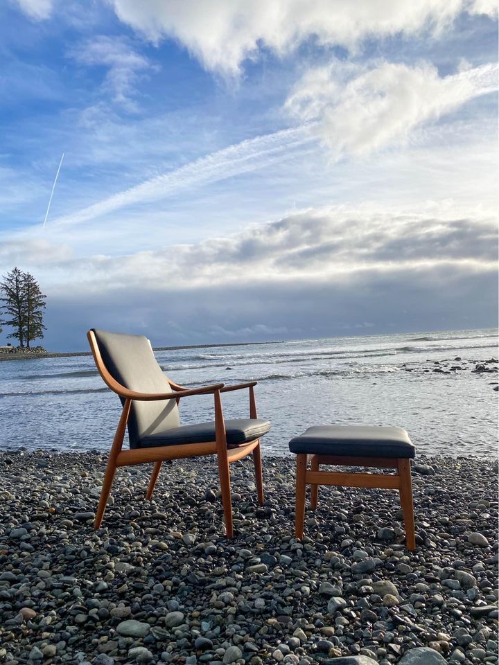 1950s Danish Teak Lounge Chair by Peter Hvidt