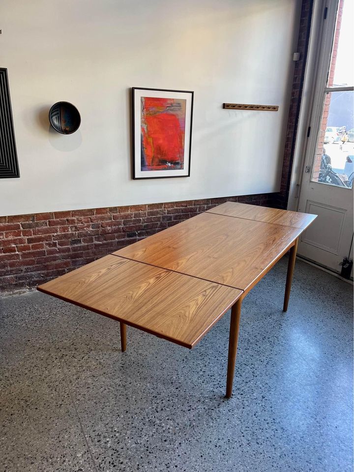 1950s Danish teak and oak draw-leaf dining table by Børge Mogensen