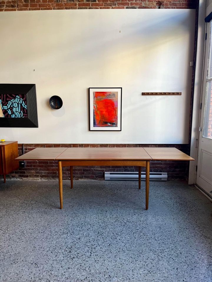 1950s Danish teak and oak draw-leaf dining table by Børge Mogensen