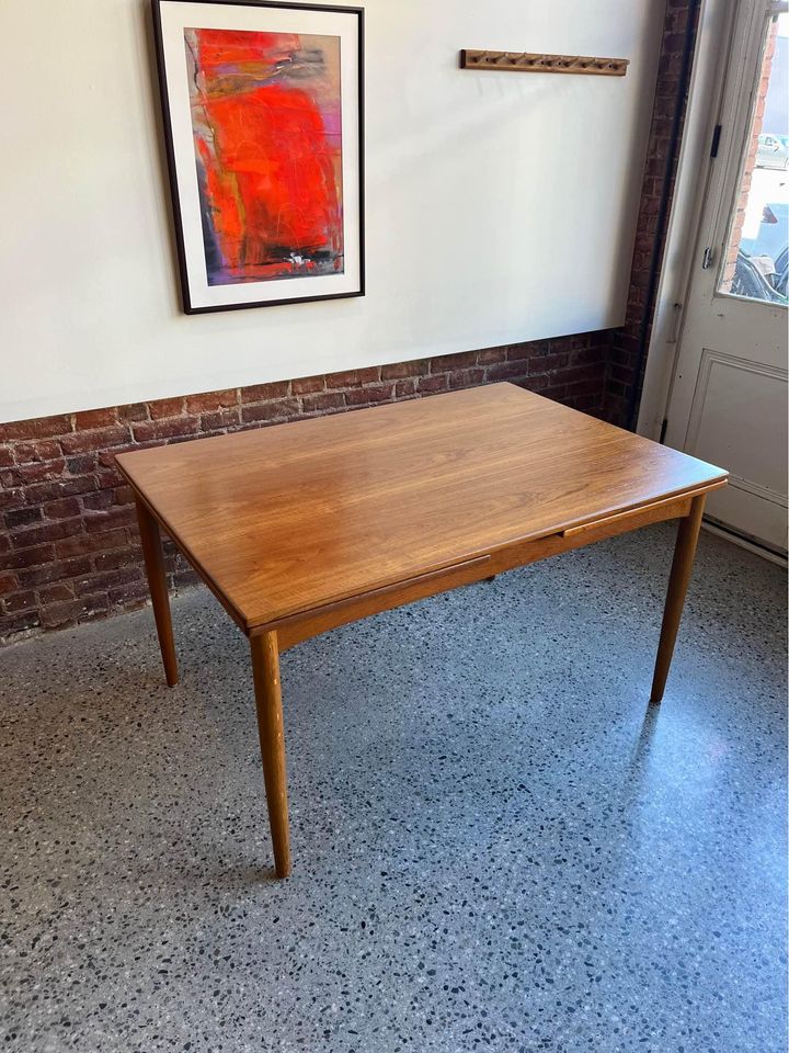 1950s Danish teak and oak draw-leaf dining table by Børge Mogensen