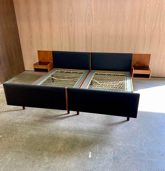 1960s Danish King Teak Bed by Hans Wegner for Getama