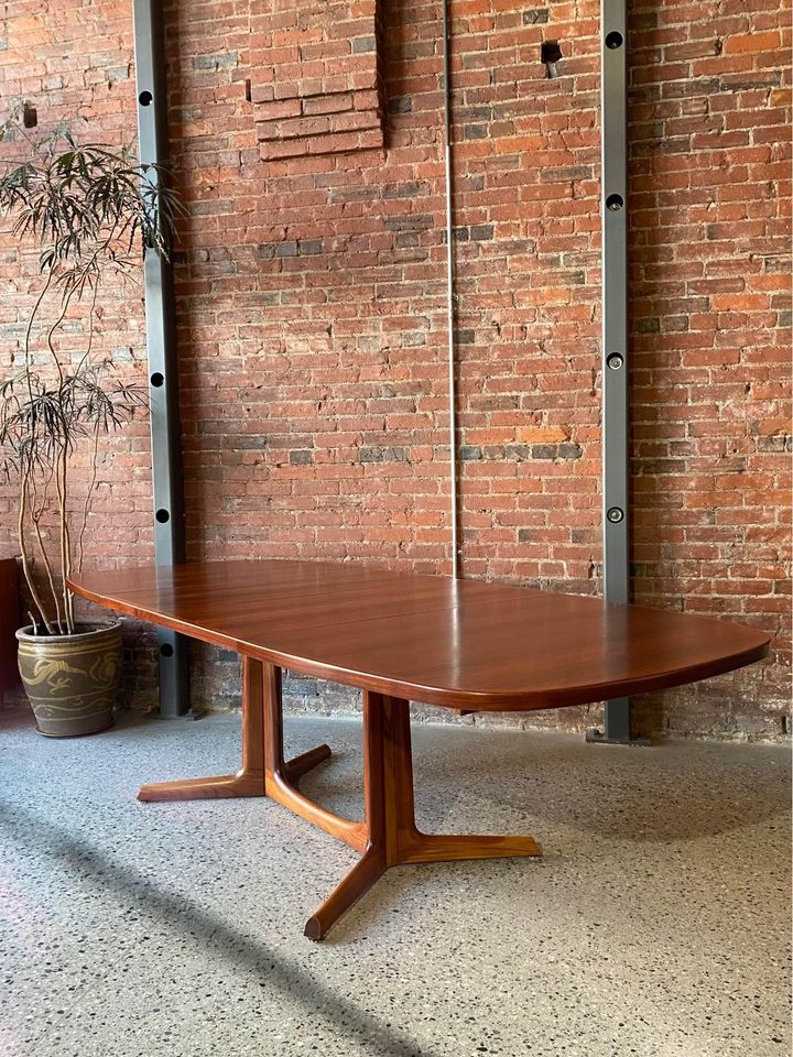 1960s Danish Rosewood Dining Table by Niels Møller