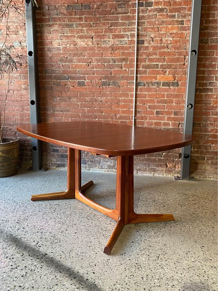 1960s Danish Rosewood Dining Table by Niels Møller