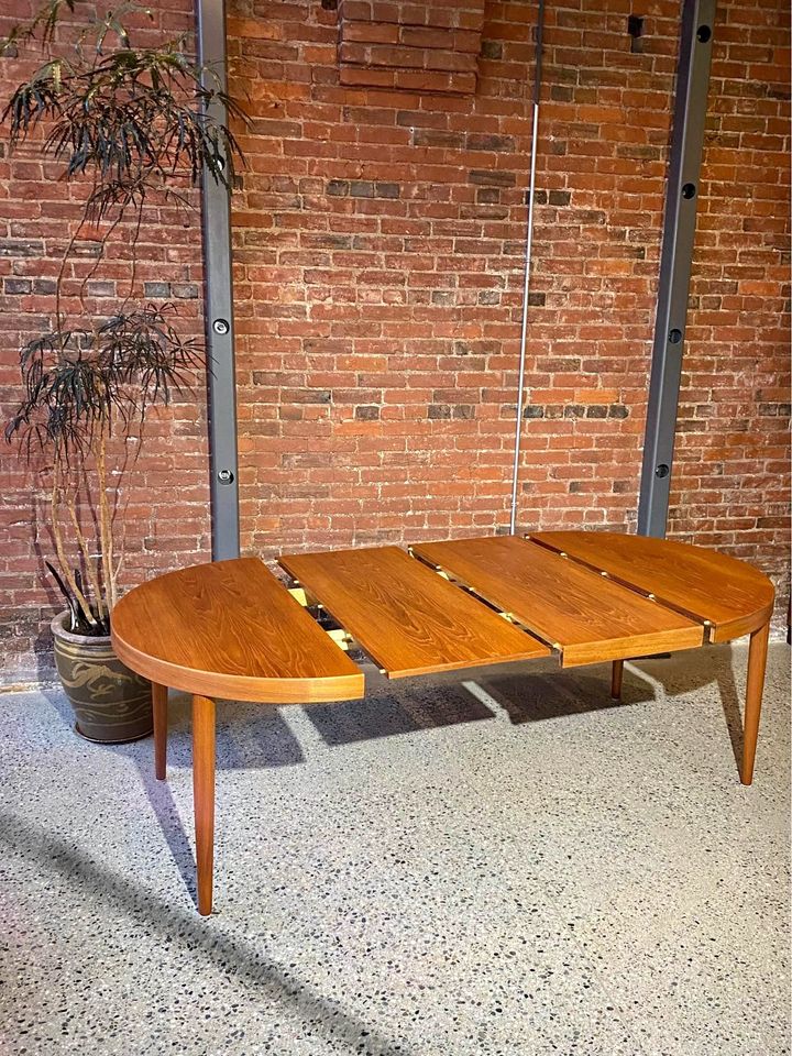 1960s Danish Teak Dining Table by Gudme Møbelfabrik