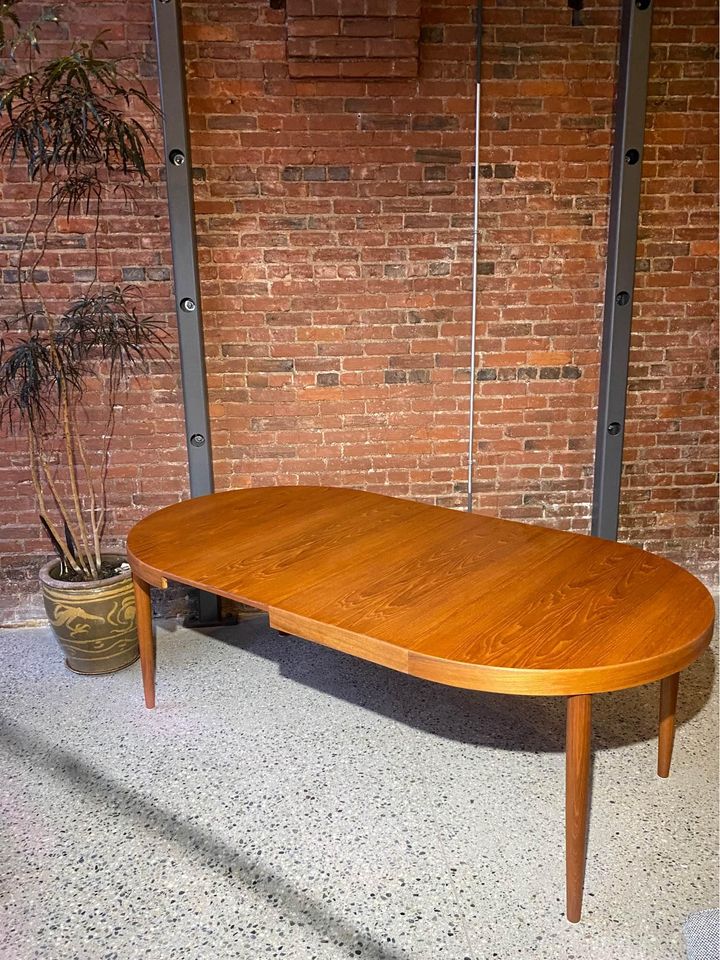 1960s Danish Teak Dining Table by Gudme Møbelfabrik