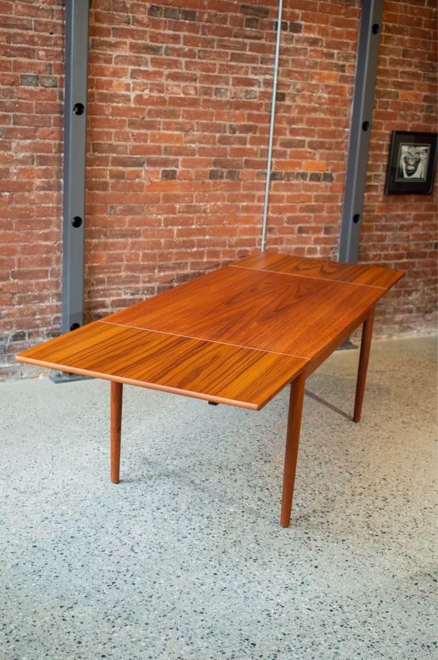 1960s Danish Teak Dinkng Table by Hans Wegner for Andreas Tuck