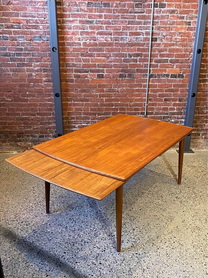 1960s Danish Teak Draw Leaf Dining Table by Gudme Møbelfabrik