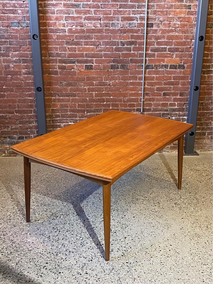 1960s Danish Teak Draw Leaf Dining Table by Gudme Møbelfabrik