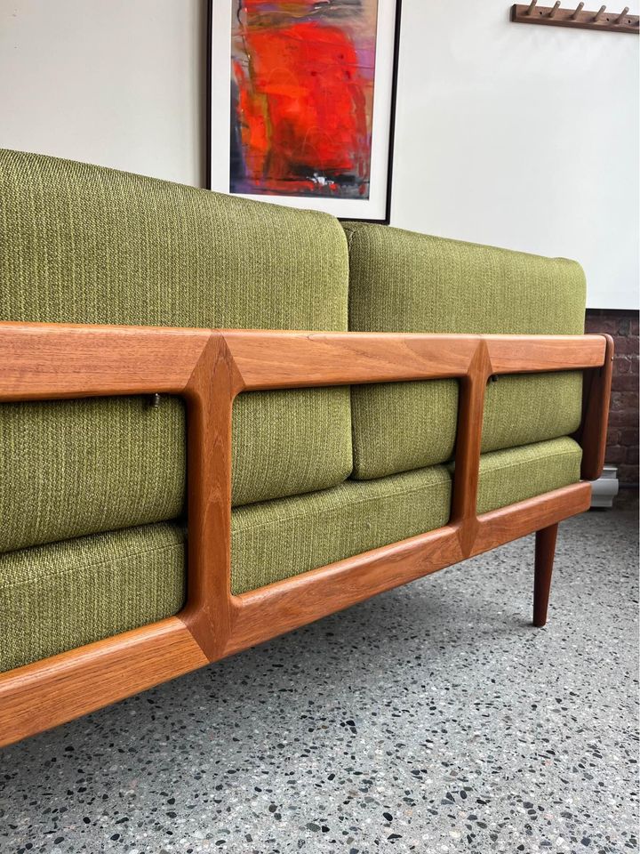 1960's Danish Teak Sofa Daybed by Peter Hvidt and Orla Mølgaard-Nielsen for France & Søn