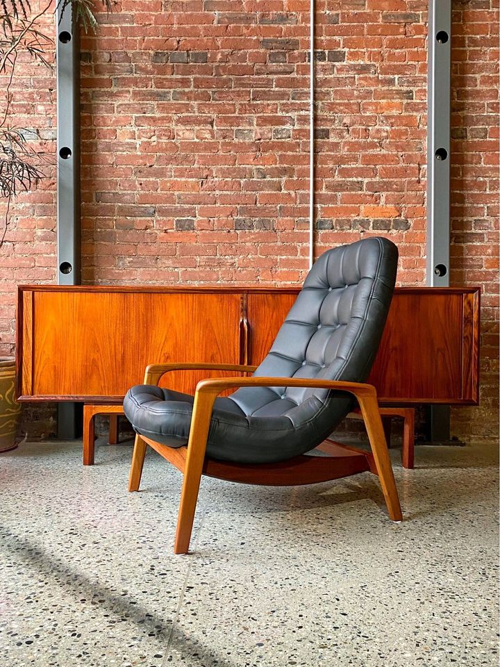 1960s Mid Century Teak “Scoop” Lounge Chair by R Huber