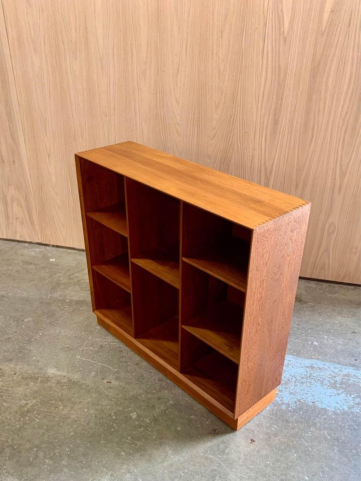 1960s Solid Teak Bookcase by Peter Hvidt for Søborg Møbelfabrik