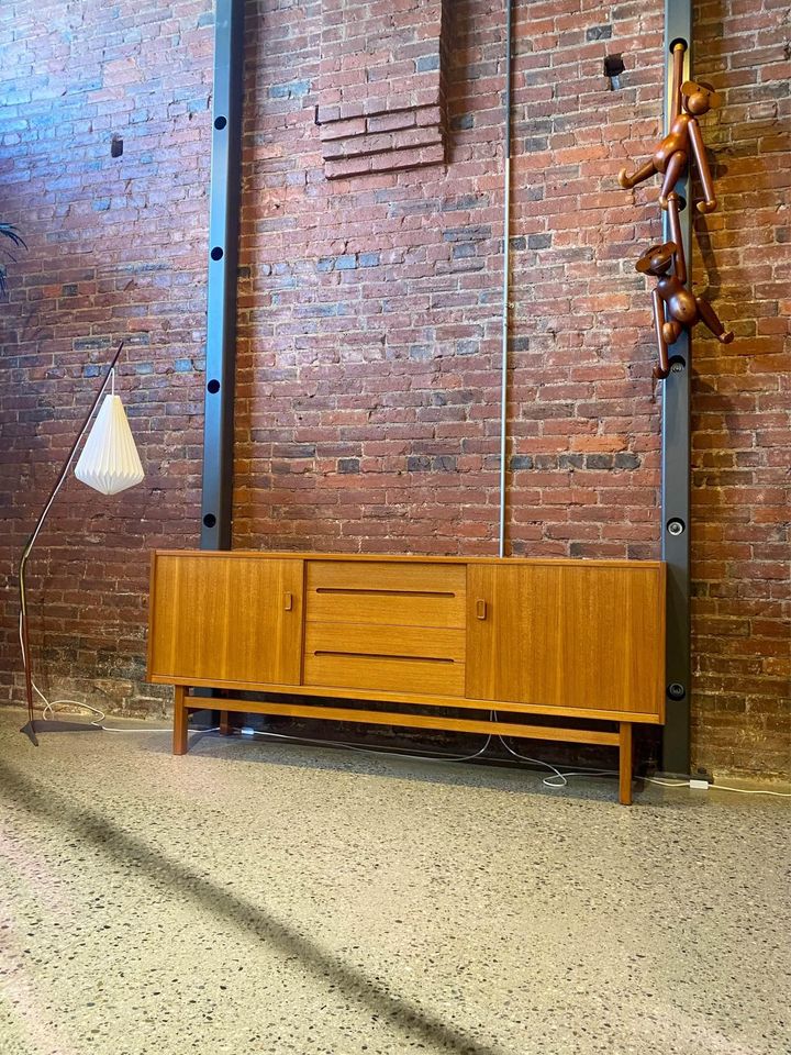 1960s Danish Solid Teak Coffee Table by Peter Hvidt