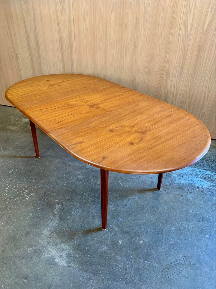 1960s Canadian Teak Dining Table with Butterfly Leaf