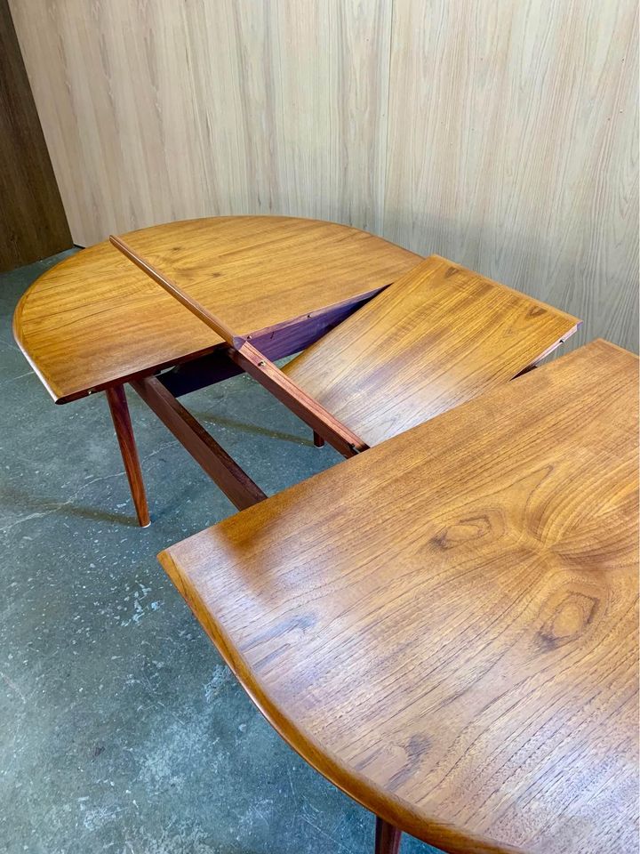 1960s Canadian Teak Dining Table with Butterfly Leaf