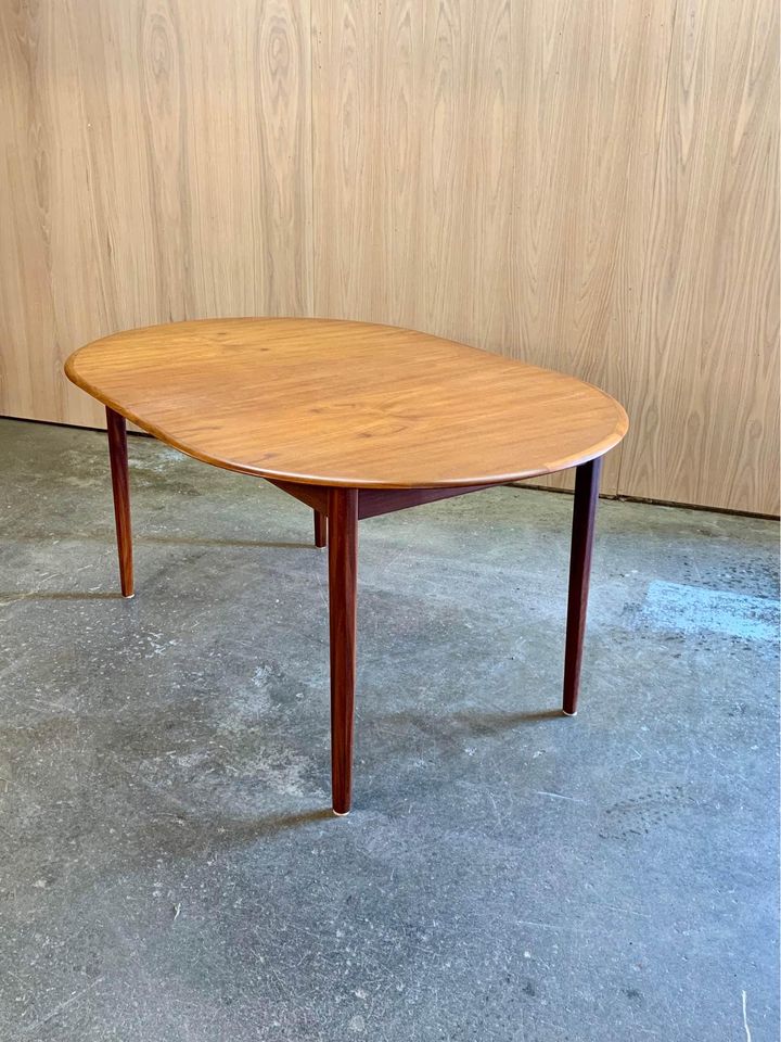 1960s Canadian Teak Dining Table with Butterfly Leaf