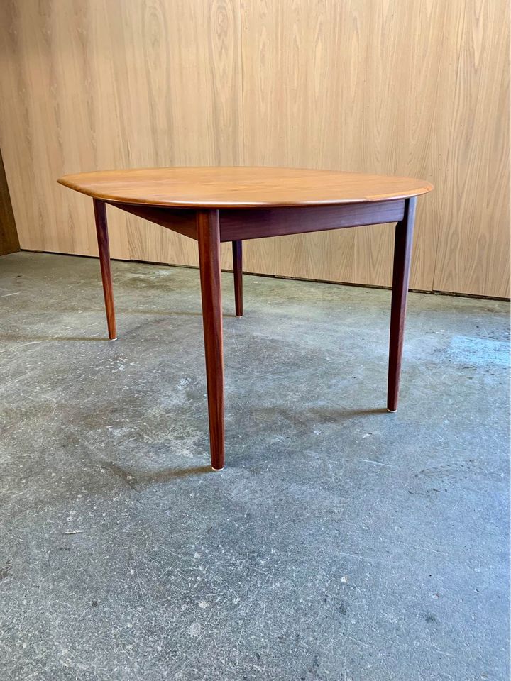 1960s Canadian Teak Dining Table with Butterfly Leaf