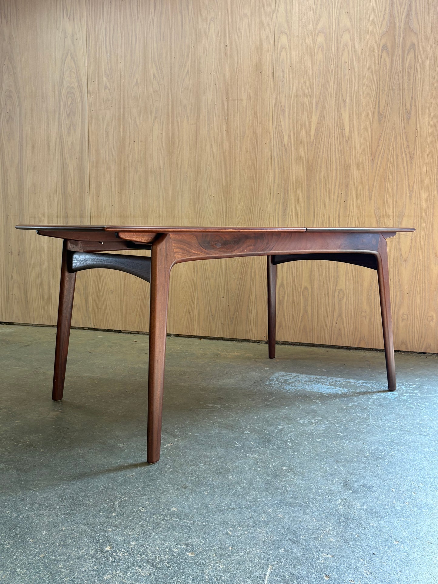 1960s Danish Teak Dining Table by Arne Hovmand-Olsen for Mogens Kold
