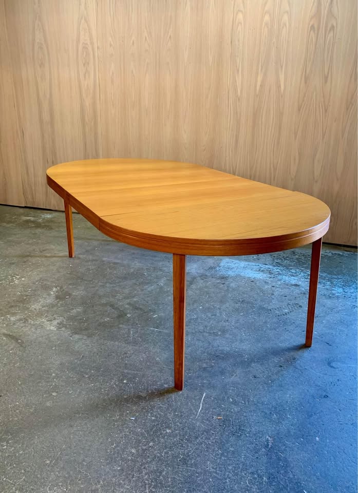 1960s Danish Teak Dining Table with Two Leaves