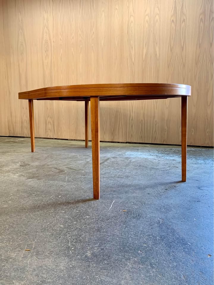 1960s Danish Teak Dining Table with Two Leaves