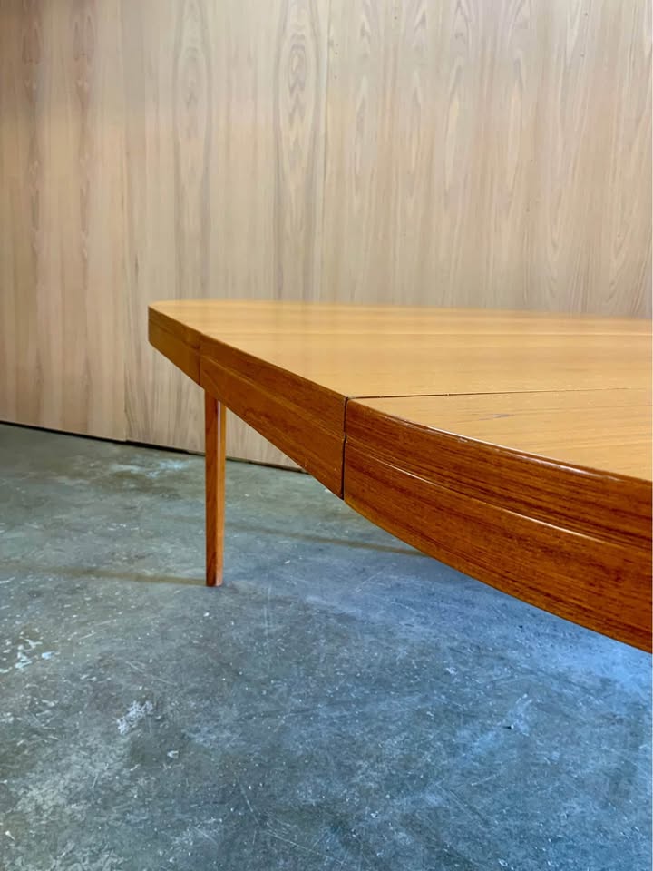 1960s Danish Teak Dining Table with Two Leaves