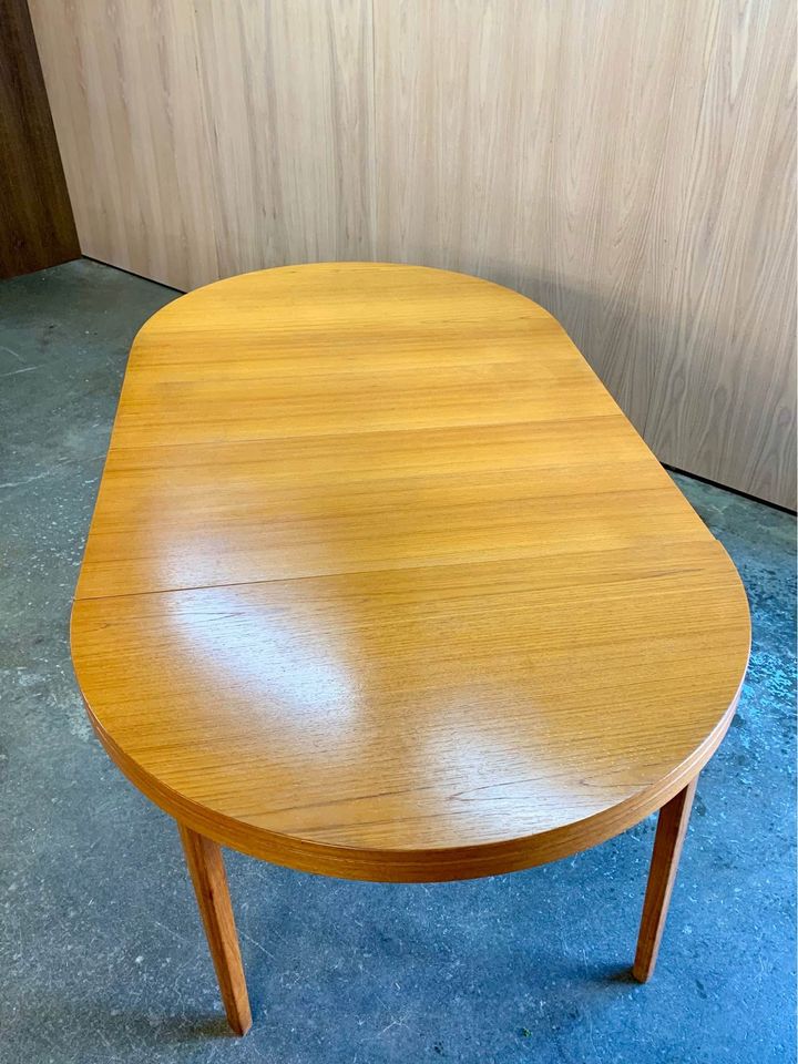 1960s Danish Teak Dining Table with Two Leaves