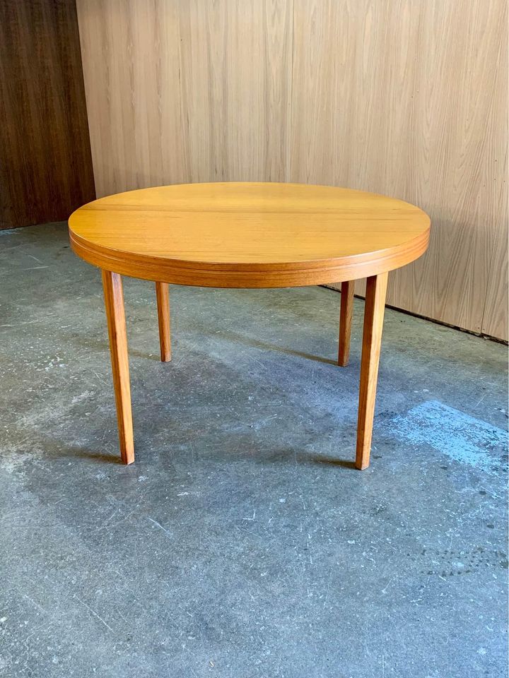 1960s Danish Teak Dining Table with Two Leaves