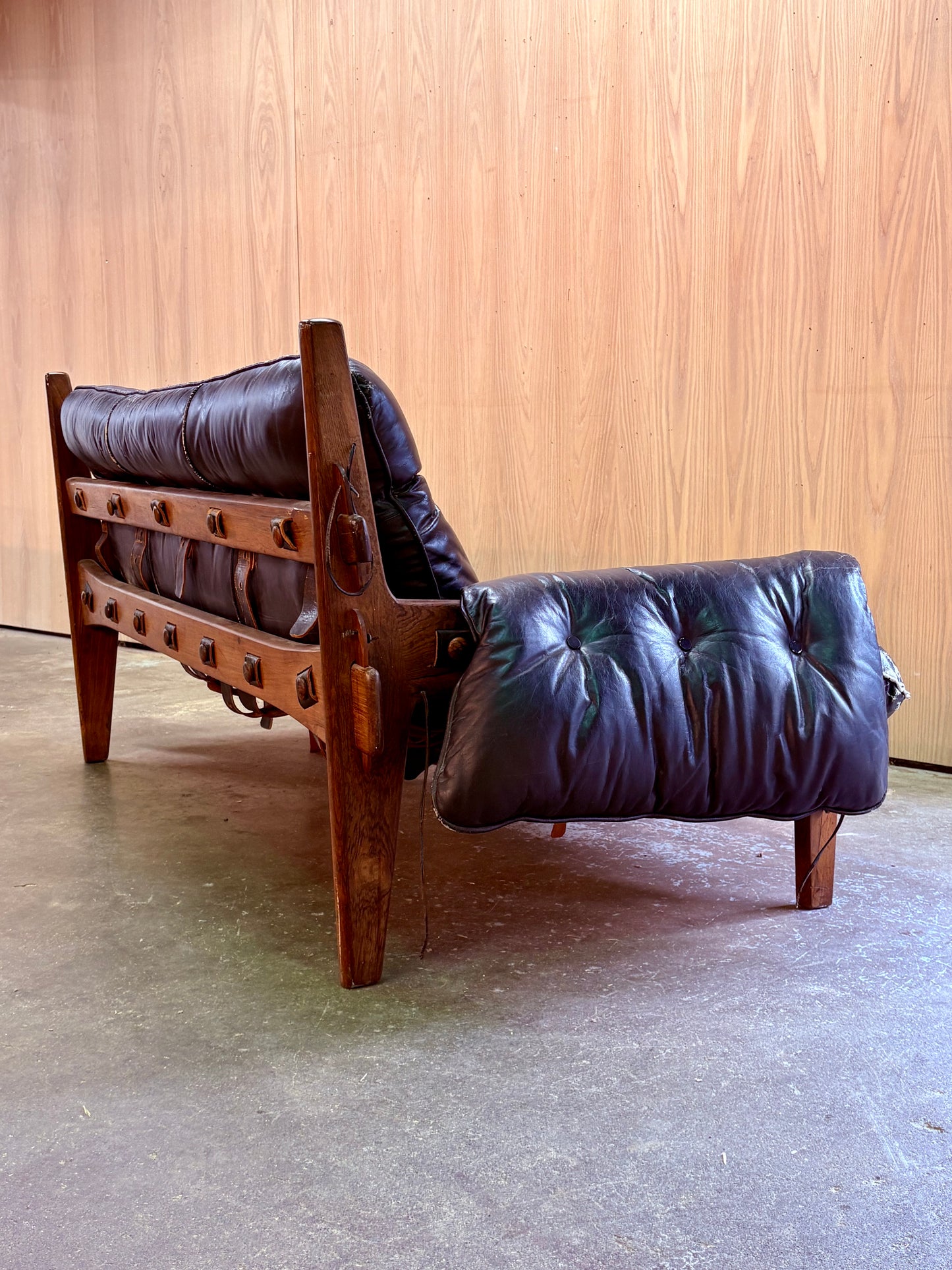 1960s Solid Brazilian Rosewood “Moleca” Sofa by Sergio Rodrigues
