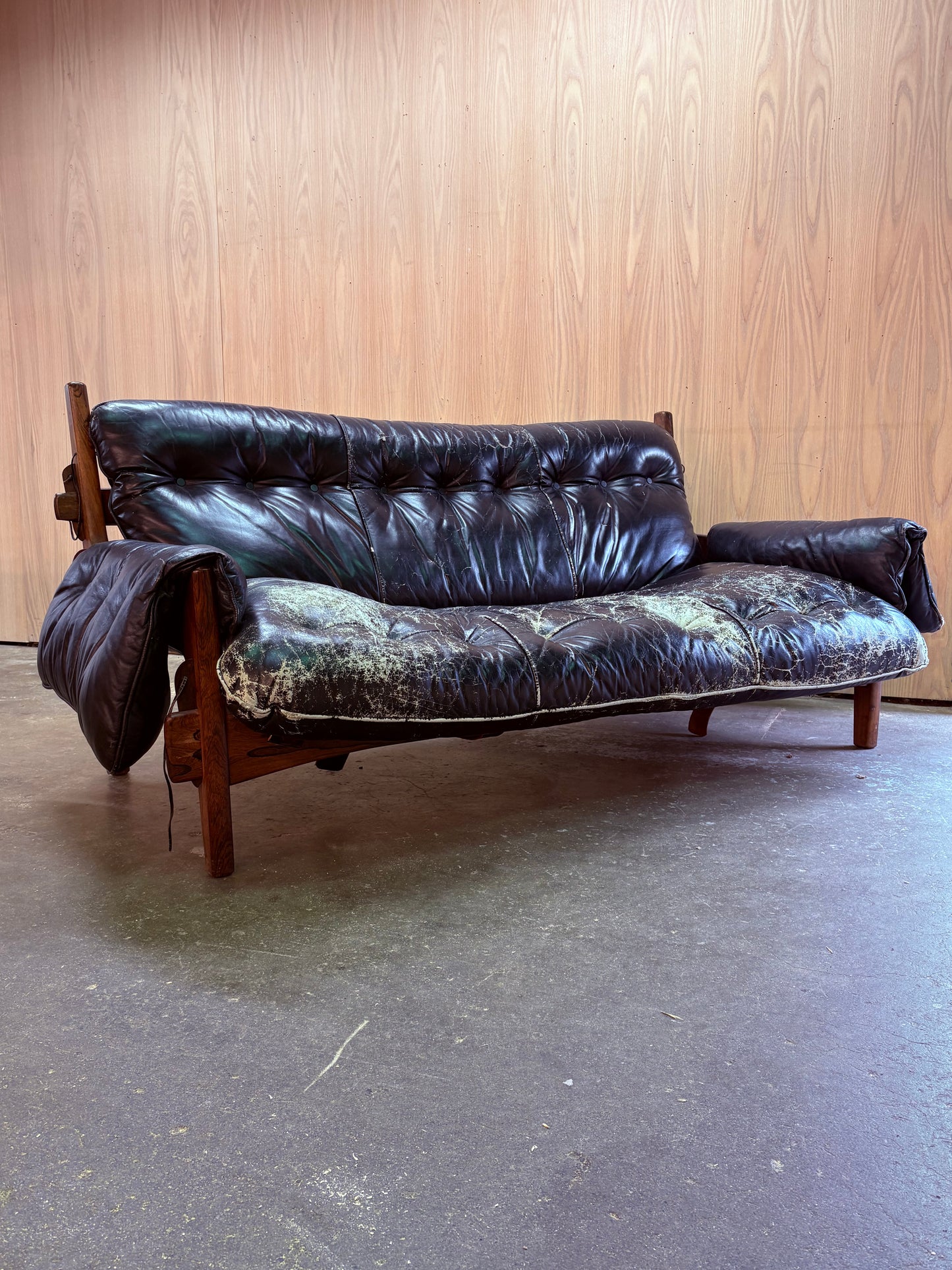 1960s Solid Brazilian Rosewood “Moleca” Sofa by Sergio Rodrigues